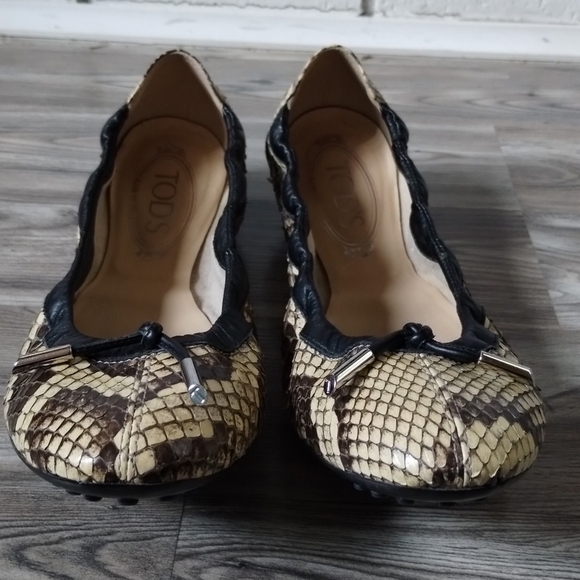 TOD’S Snake-Embossed Leather Ballerina Flats Size 9.5 - Picture 2 of 6